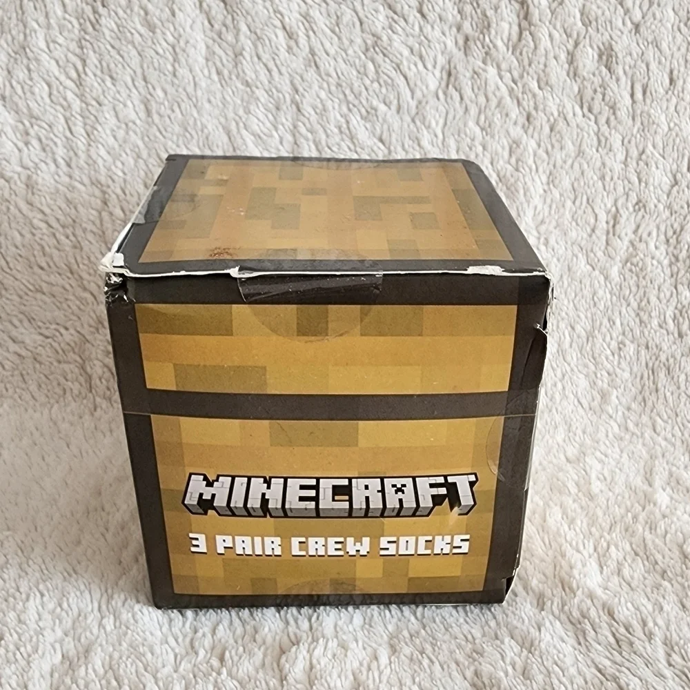 New Minecraft Men's 3-Pack of Crew Socks with Novelty Gift Box, Sizes 8-12